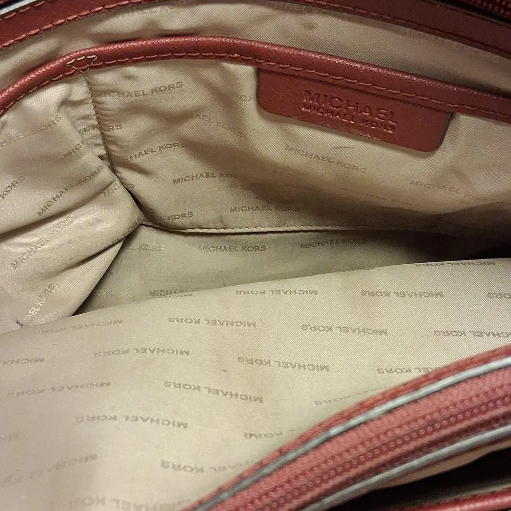 Michael Kors Burgundy Tote Bag - Classic Leather Shoulder Bag - Picture 3 of 14